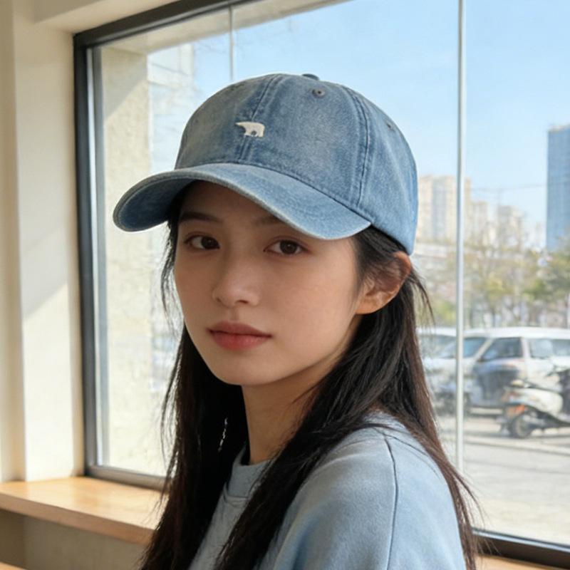 Baseball cap female wide brim small visor Korean version fashion student couple versatile cap
