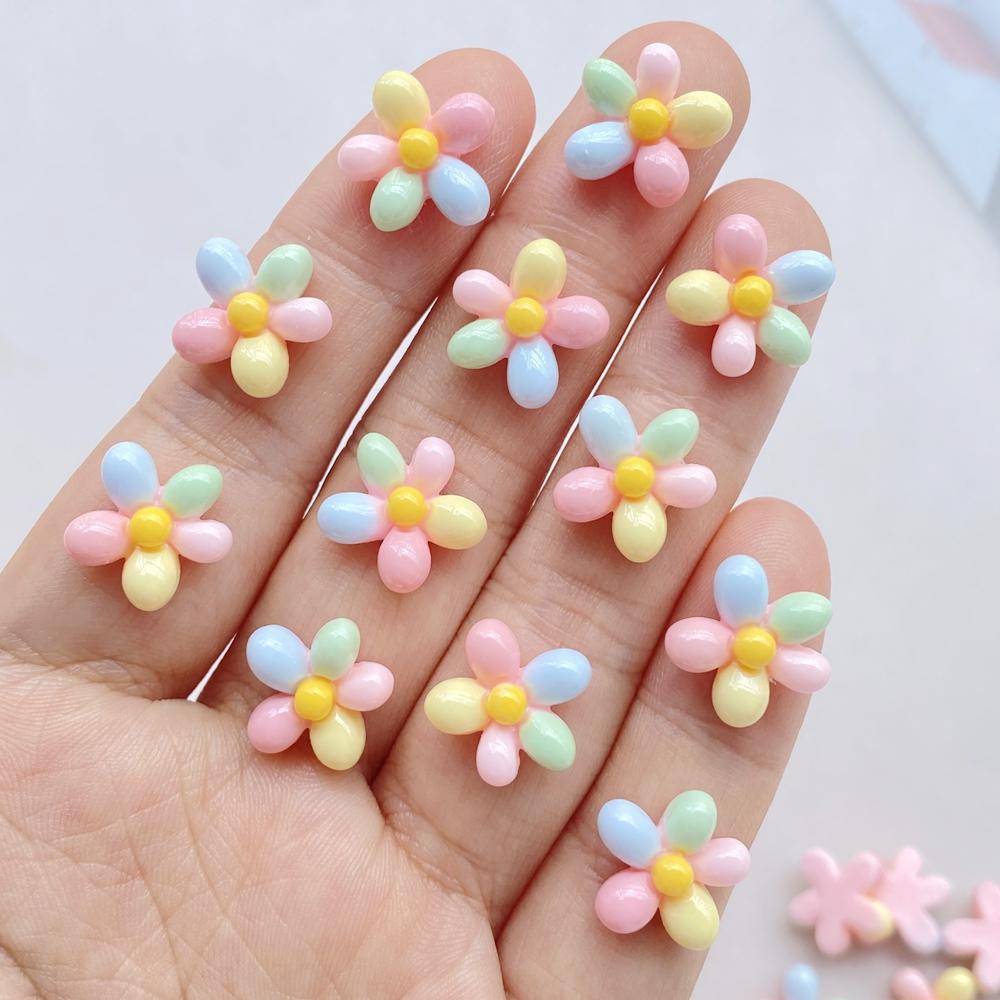 20 Stück niedliche Mini-Blumen im Cartoon-Stil aus Kunstharz, Designer-Anhänger zum Selbermachen für 3D-Nageldekorationen und Schmuck