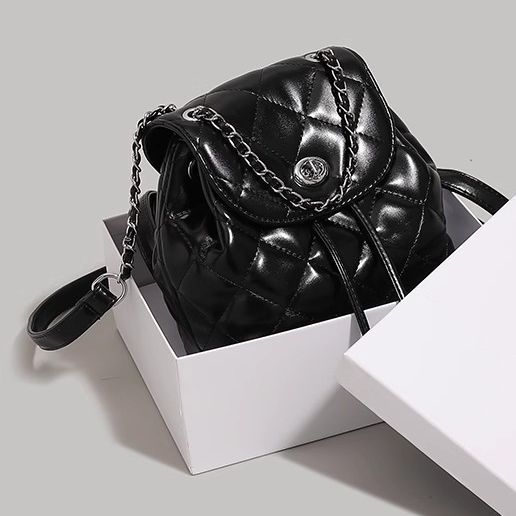 Niche Design Women's 2025 New Trendy Diamond Checkered Chain Bucket Bag High-end Texture Commuter Backpack Shoulder Bag