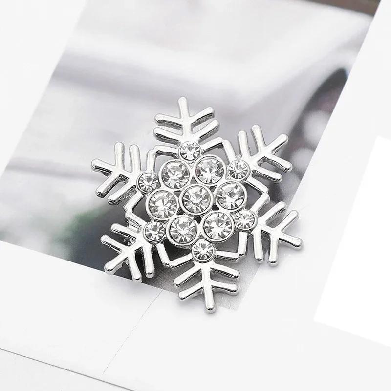 Christmas Creative Brooch Fashion Snowman Santa Claus Deer Bell Rhinestone Badge Lapel Enamel Pin Jewelry Accessories for Women