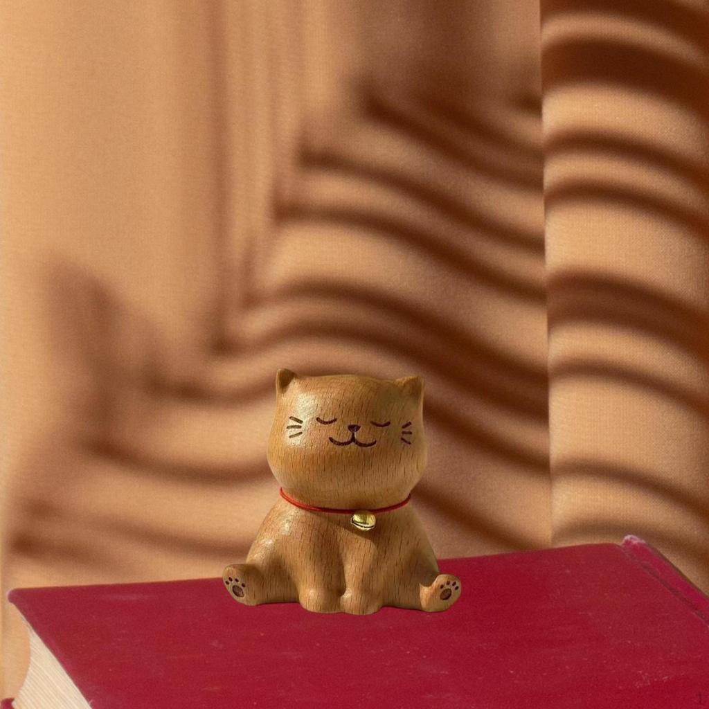 Carved Wooden Cat Statue Animal Figure Desk Carving Ornament Miniature Kitten Figurine for Companies