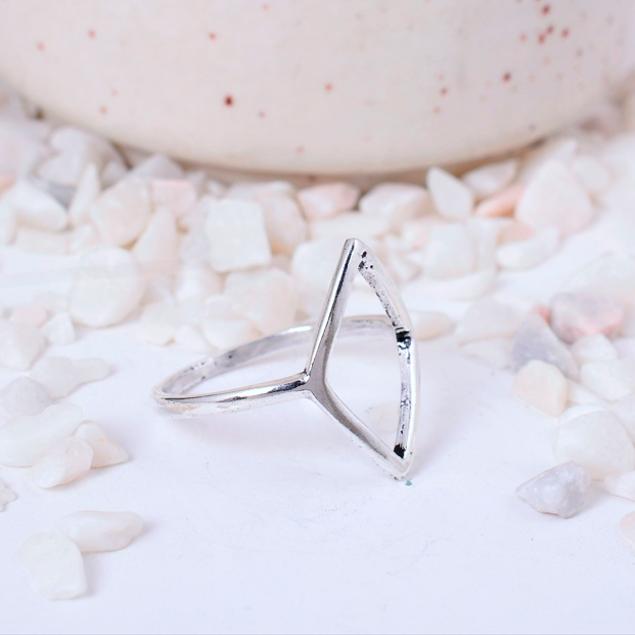 Open Diamond Shaped Ring, Geometric Minimalist Ring, Oxidized Silver Rhombus Jewelry, Contemporary Statement Gift, Dainty Stacking Ring