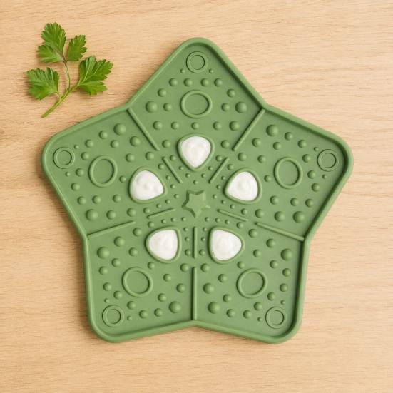 Pet Slow Food Mat with Suction Cups Star Shape Pet Food Tray