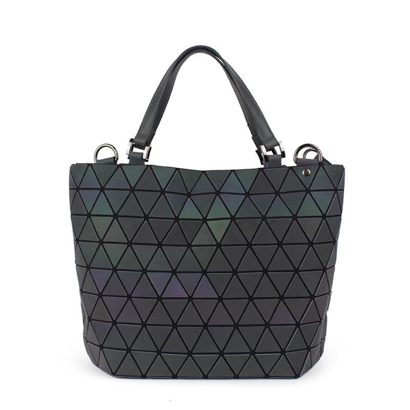 New Women s Bag Luminous Bucket Bag Medium Geometric Diamond Shoulder Oblique Span Bag Women s Handbag Bag 4364₽