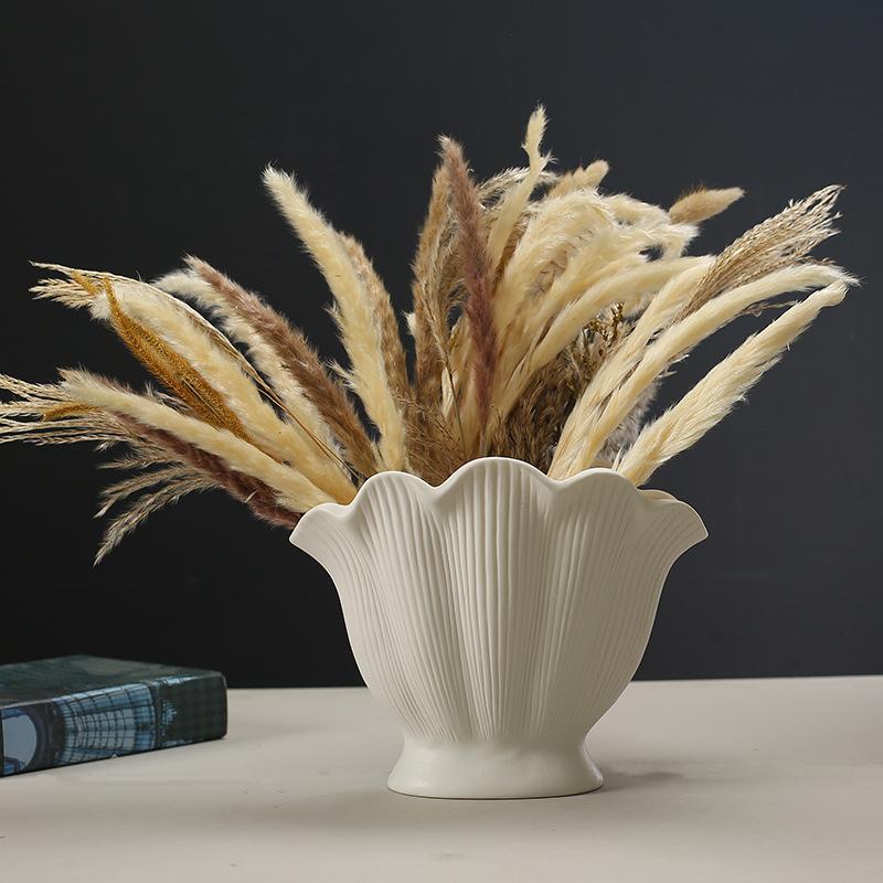 Modern On-glazed Handmade Eco-Friendly Ceramic Vase Classic Shell Design Customized Color/Size Lightweight Watertight Tabletop
