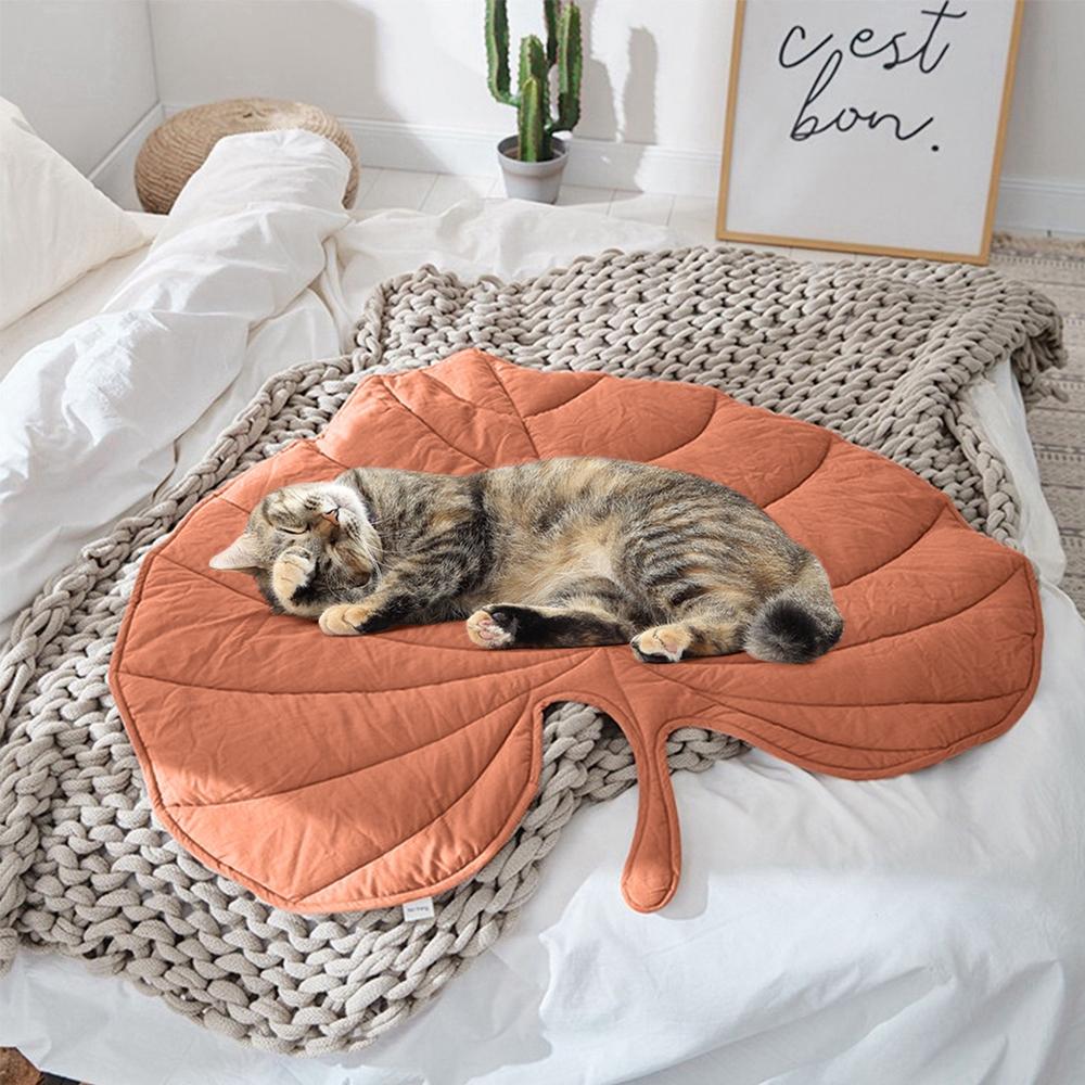 Leaf Shape Cat Nest Cat and Dog Double-Sided Available Floor Mat Cover Pad Warm and Comfortable Cartoon Cat Bed Ind