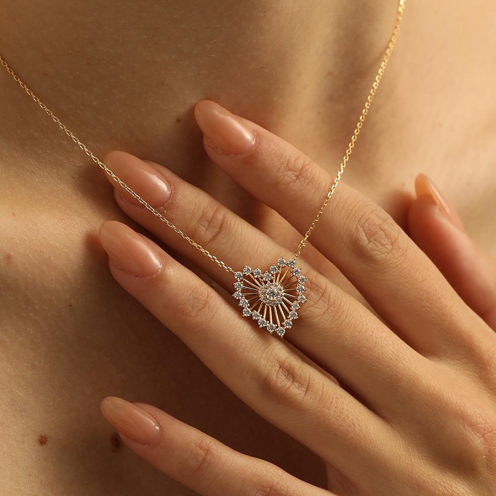 

Radiant Love Necklace - Heart-shaped Collar Chain for The Neck - Luxurious and Unique for Summer Spread love золотой