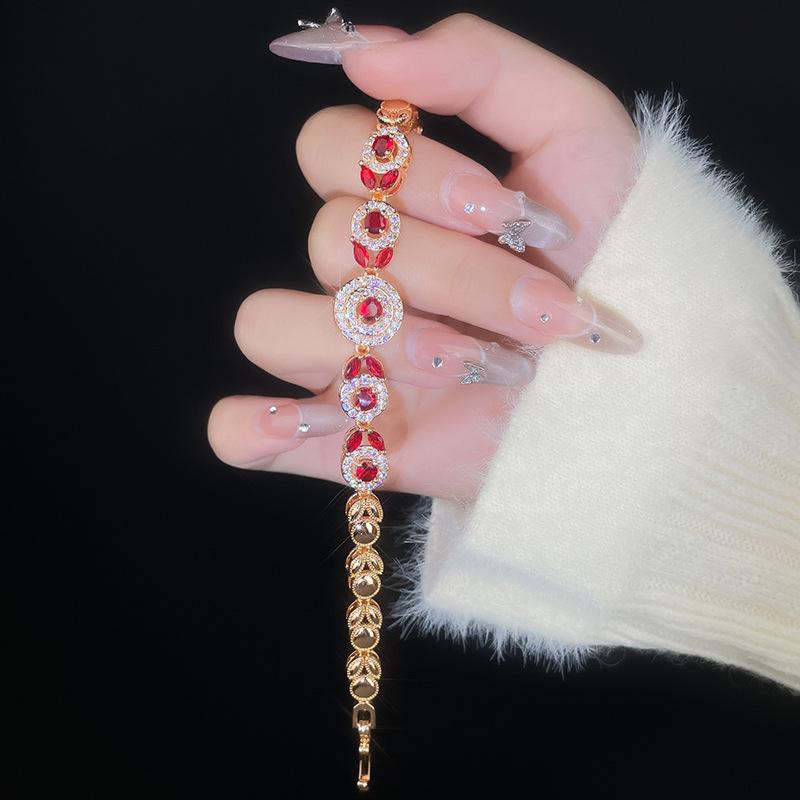 

Геометрический браслет с красным цирконом - Женское ювелирное украшение для рук в стиле легкой роскоши, Элегантный стиль Ins