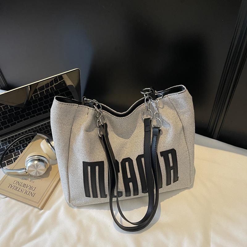 

Tote bag women s large-capacity bag new one-shoulder senior college student class pass out high school student чорний