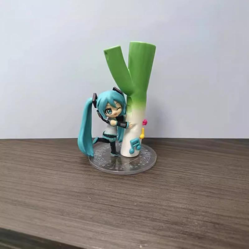 Hatsune Miku Kawaii Holding Welsh Onion Beautiful Girl Figure Model Statue Collection Desktop Decoration Ornament Gifts 10cm
