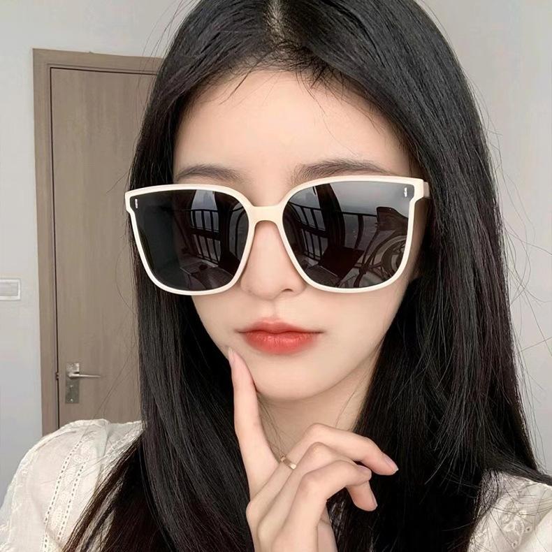 Fashion new sunglasses women's high-end glasses trendy men driving sunscreen UV protection big face Internet celebrity sunglasses