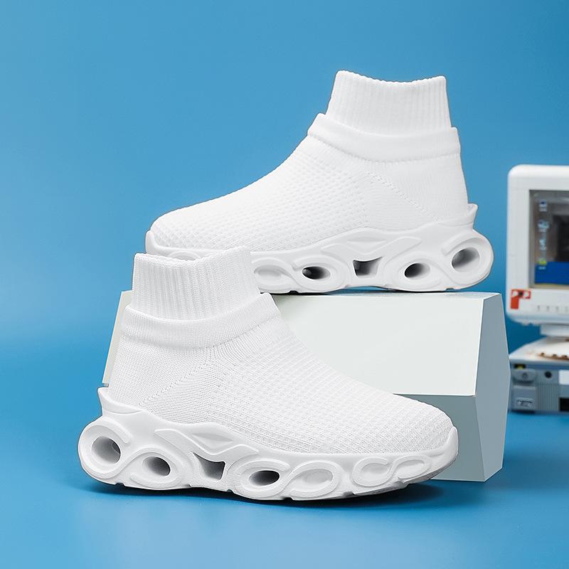 Children's fly-woven sports shoes spring and summer new boys and girls breathable mesh lightweight versatile one-pedal socks shoes