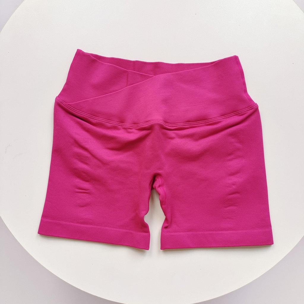 Dames Hoge Taille Geribbelde Yogashorts - Billenlifter, Kruislings Tailleband, Driekwart Lengte voor Hardlopen en Fitness