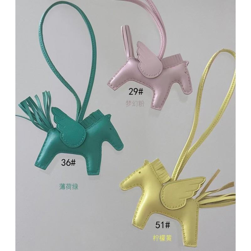 Handcrafted Leather Pegasus Charm Keychain Hand-Stitched Mini Horse Pendant With Tassel Bag Car Decor
