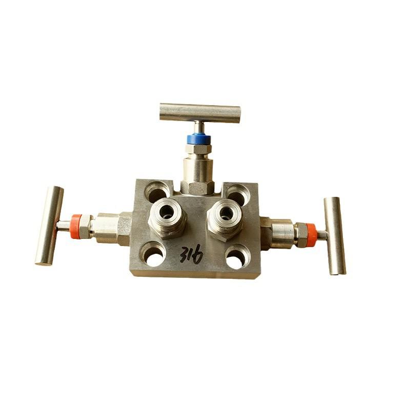 304 Stainless Steel Corrosion-Resistant Flanged Pressure Transmitter with Integrated Three-Valve Manifold