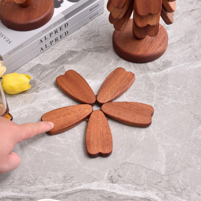 High-End Solid Wood Christmas Tree Table Mat - Heat Resistant Pot and Dish Pad, Decorative Ornament