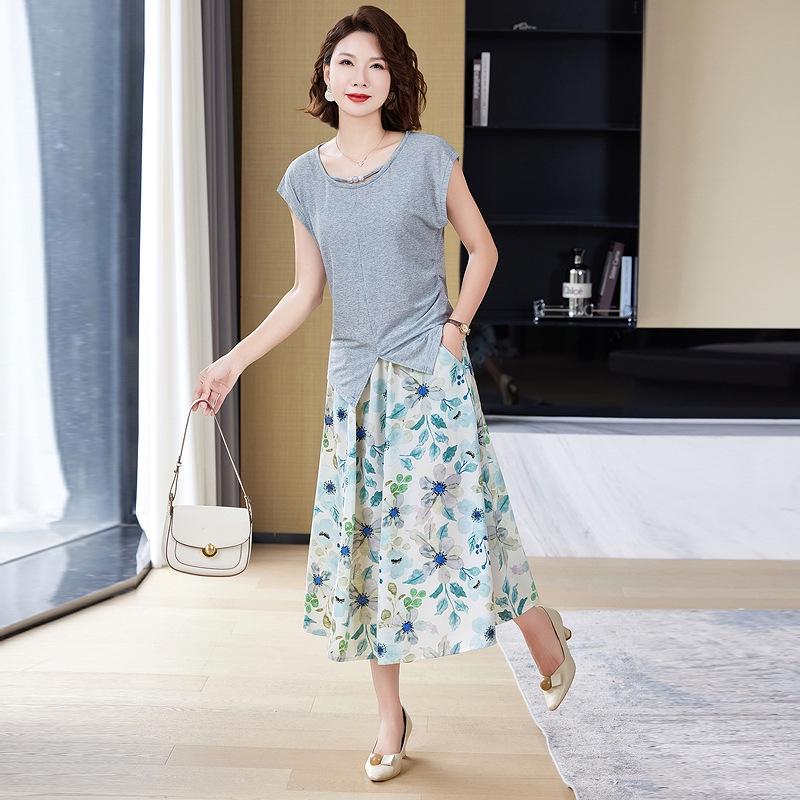 Mom's 2026 New Summer Chiffon Two-Piece Set: Short-Sleeve Top & Blouse for Middle-Aged and Elderly Women