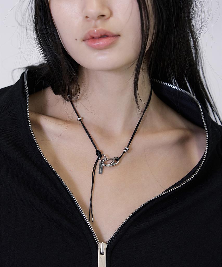 Whole Paper Snap Hook Cord Necklace (Black)