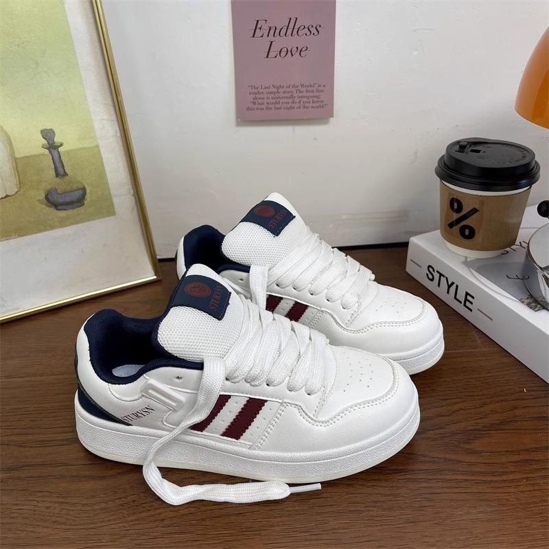 Hong Kong style niche design sense bread shoes women ins tide 2025 autumn new student versatile couple casual board shoes