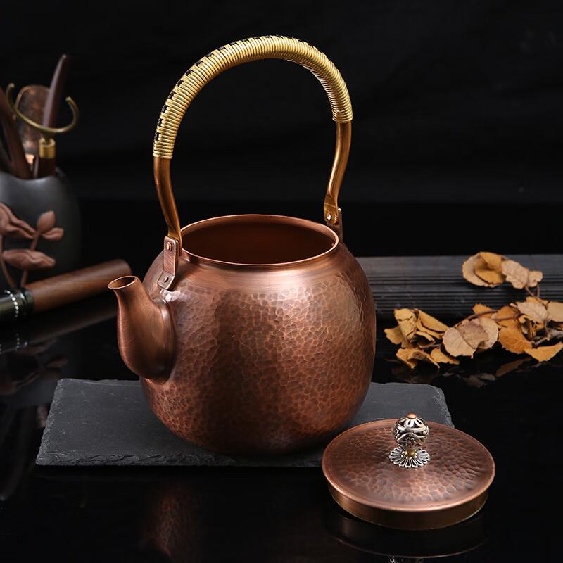 Tradycyjny chiński miedziany czajniczek ręcznie kuty