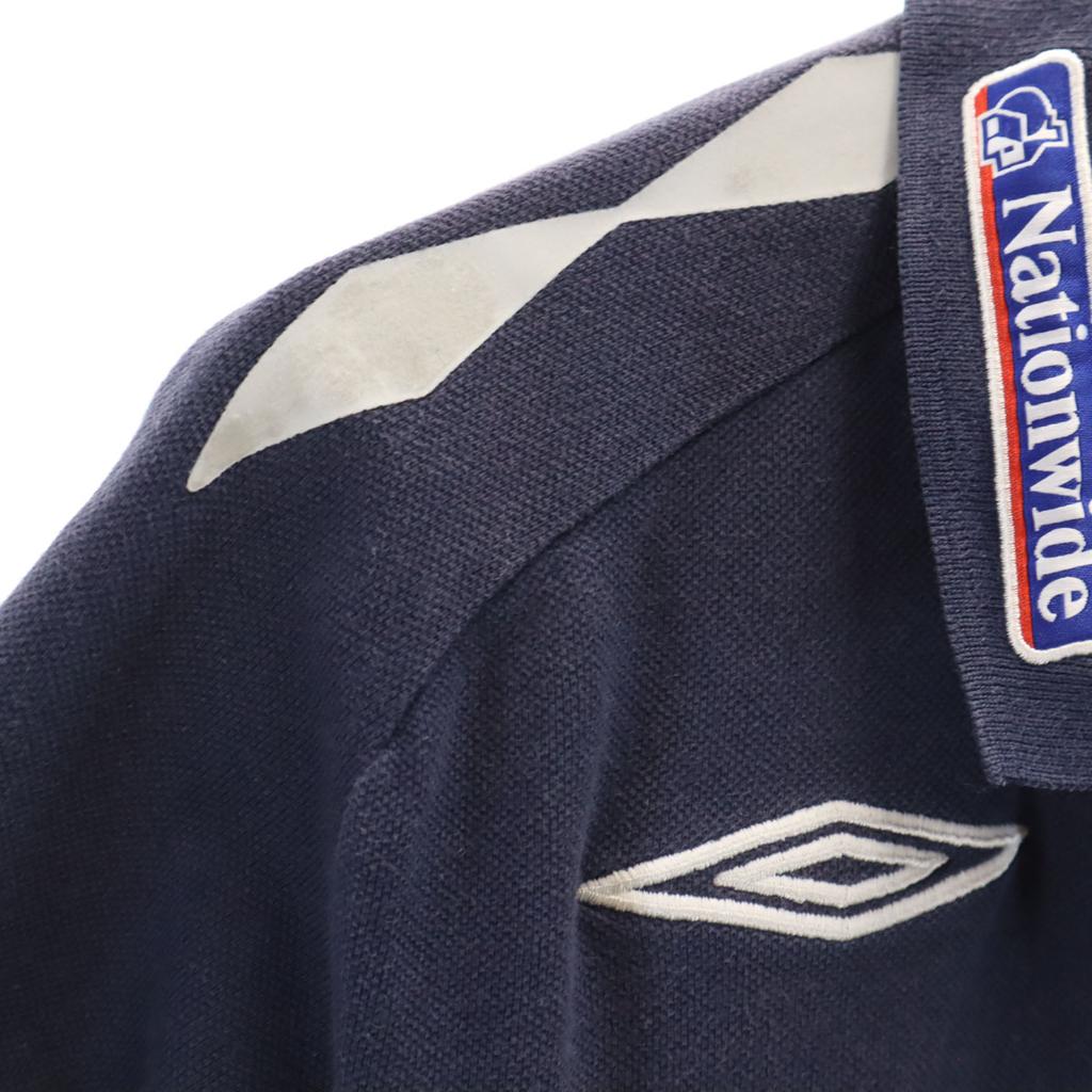 Umbro Nationalmannschaft ENGLAND Fußball Kurzarm Poloshirt L Marineblau Descente Herren Gebraucht