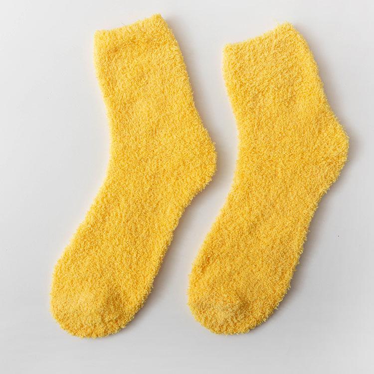 

Носки для сна средней длины из кораллового флиса: Теплый, утолщенный дизайн для мужчин и женщин One Size жёлтый
