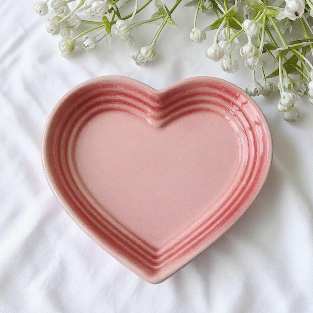 Gradient Heart-shaped Ceramic Pet Bowl, Anti-Vomiting Stress-Free, 12cm Underglaze Color Cat Bowl Dog Bowl-creative Pet Bowl