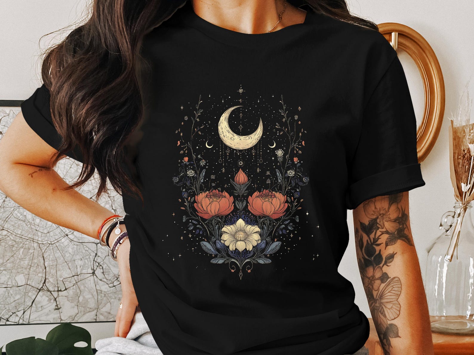 Vintage Cottagecore Floral Moon Design, Boho Flower Moon Shirt, Retro Botanical Organic Tee, Mystical Nature Lover Gift, Astrology Art XL