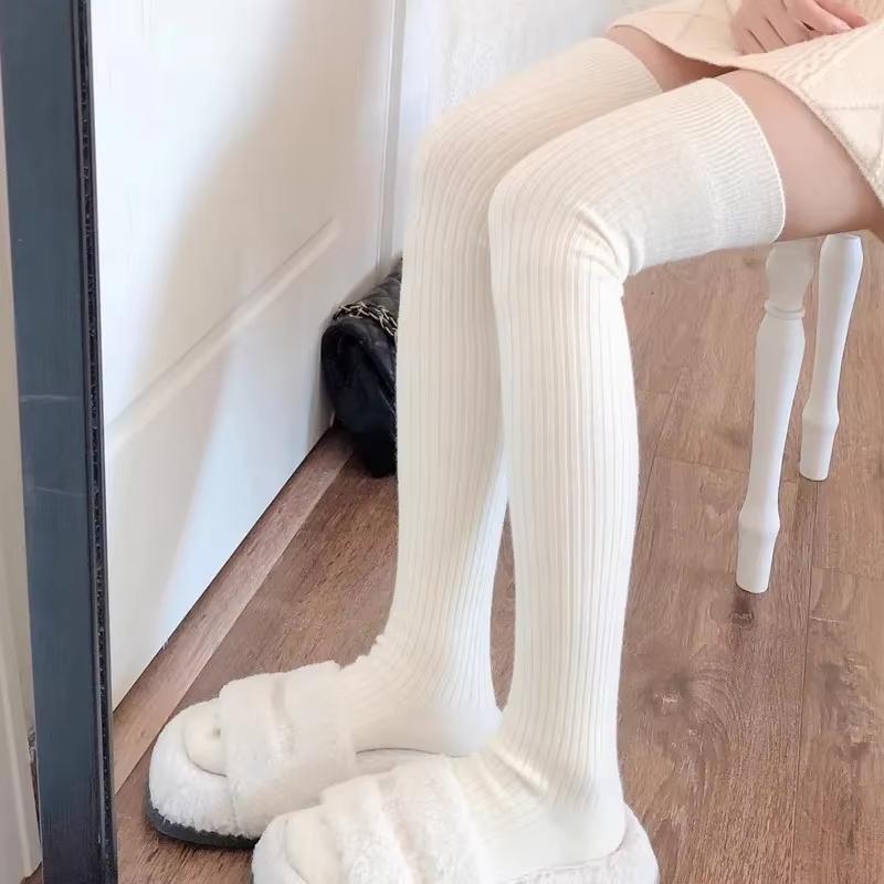 Chaussettes en laine Femme Automne/Hiver Couleur unie Cuisse haute Médias Lolita Chaussettes chaudes épaisses Noir Blanc Chaussettes longues pour femme
