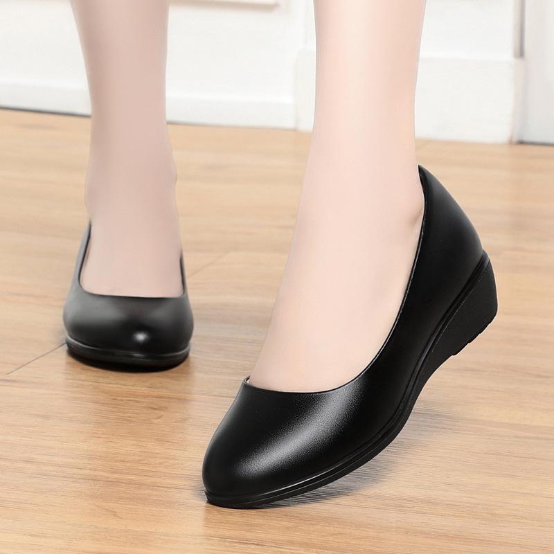Mom Shoes Single Shoes Flat Soft Leather Women's Shoes Versatile Autumn Casual Spring and Autumn Ladies One-word Buckle Leather Shoes
