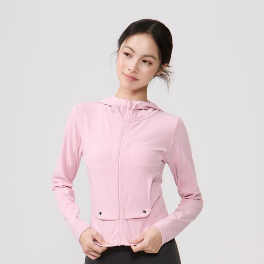Lu Chuan Slim Fit Hooded Yoga Jacket with Waistband Pocket and Zipper.
