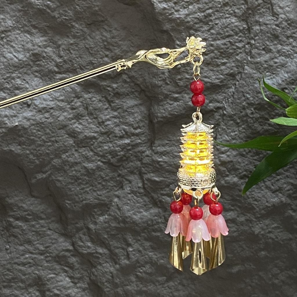 Ancient Style Luminous Hairpin: High-End Alloy Lantern Design for Hanfu Skirts