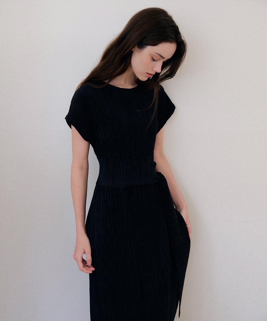 Meojiaenminggeul Summer Iconic Pleats Maxi Belted Dress (Black)