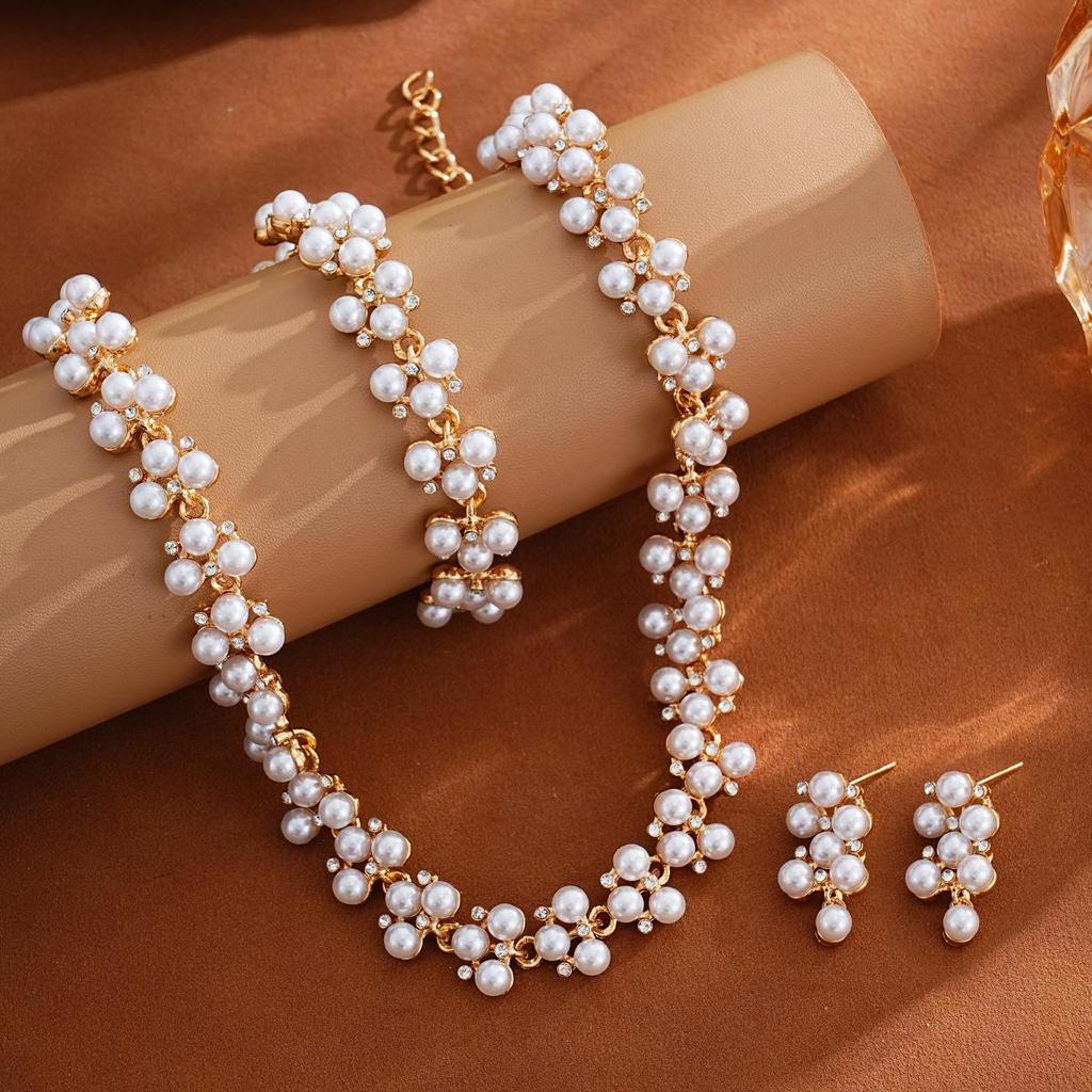 Luxurious Geometric Rhinestone Pearl Jewelry Set: Necklace, Bracelet, Earrings