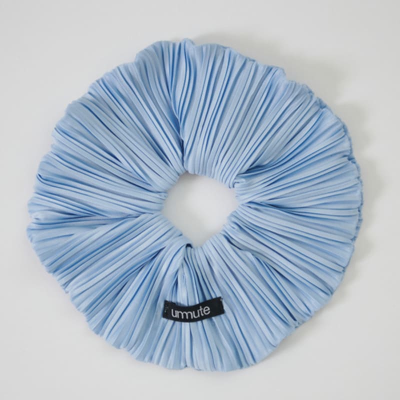 UNMUTE PLEATED BIG SCRUNCHIE_SKY BLUE