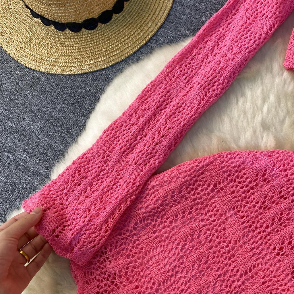 American Senior Simple Style Zweiteilige Sets O-Ausschnitt Hohles Oberteil Elastische Taille Passform Schicke schmale Shorts Damen Solide Strick-Freizeitanzüge