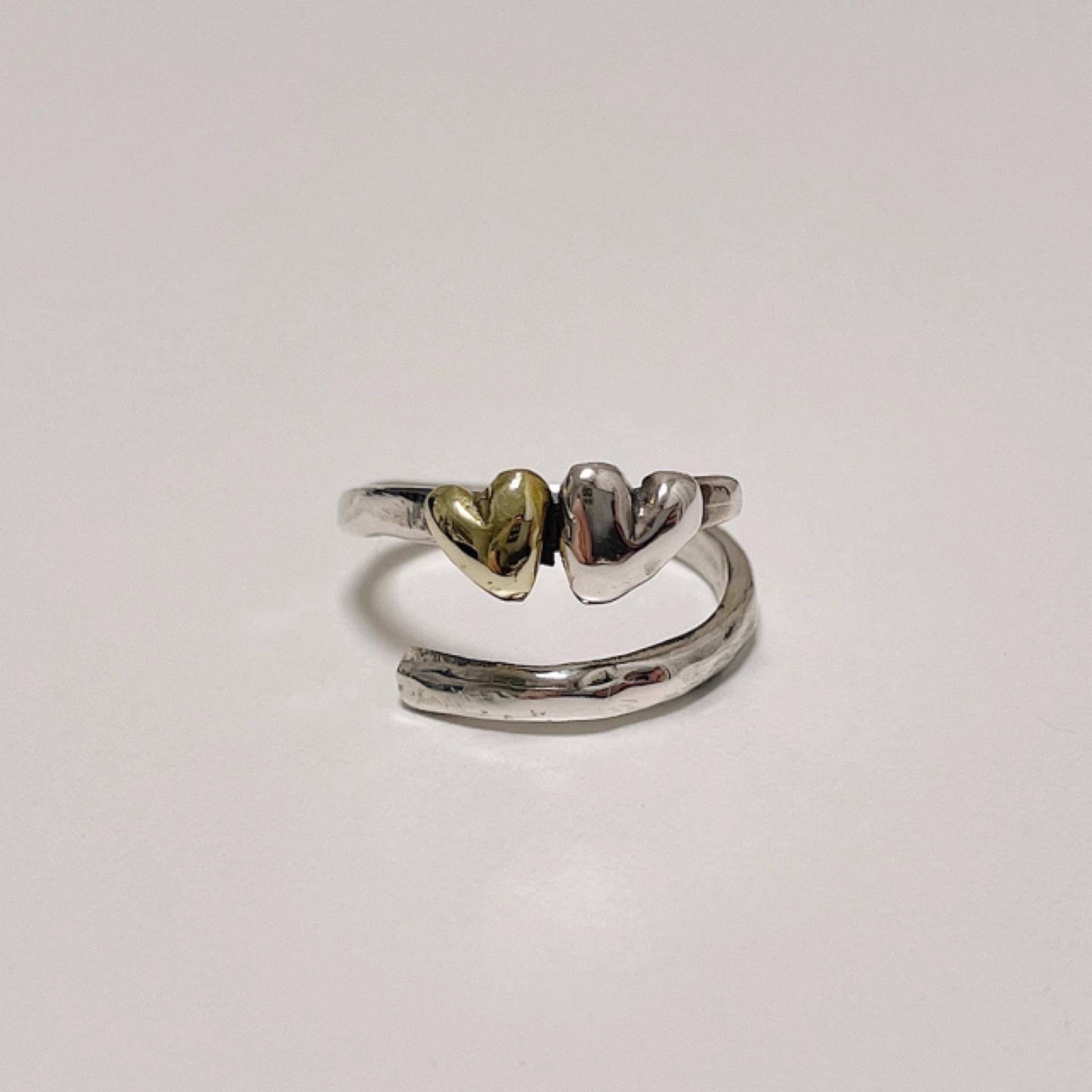 

Изысканное текстурированное кольцо с двумя сердцами, регулируемый открытый дизайн для женской моды