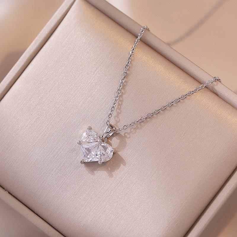 Cute Sweet Gold Color Crystal Heart Pendant Necklace for Women Temperament Party Chokers Jewelry Colorfast Gift