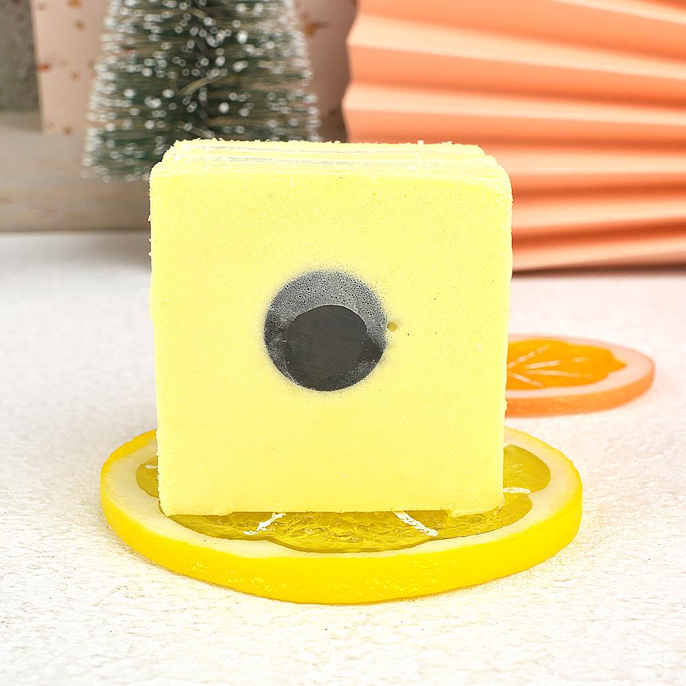 Simulated Cake Model Fridge Magnet: Soft PU Fake Cream with Fruit Display