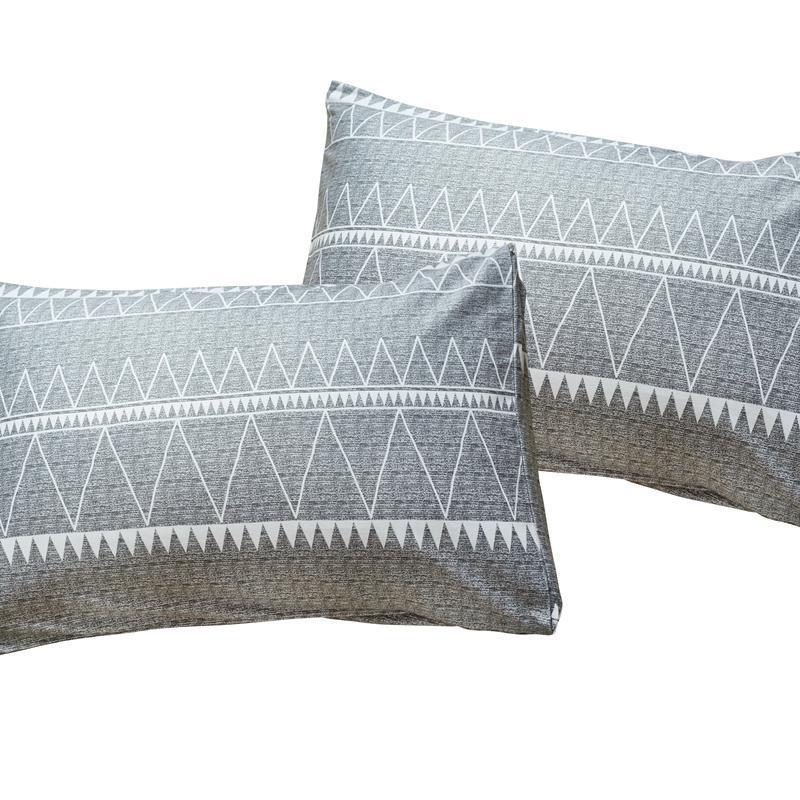 Printed Three-Piece Bedding Set: Quilt Cover and Bed Sheet