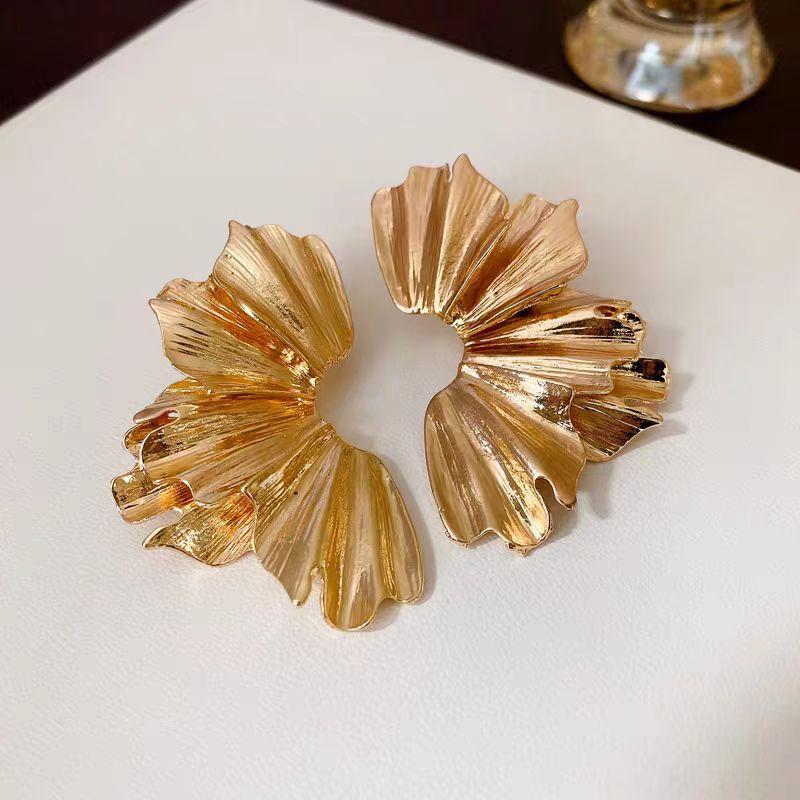 Vintage Big Leaf Shaped Stud Earrings for Women Gold Silver Color Exaggerated Metal Flower Posting Earringss Punk Jewelry Gift
