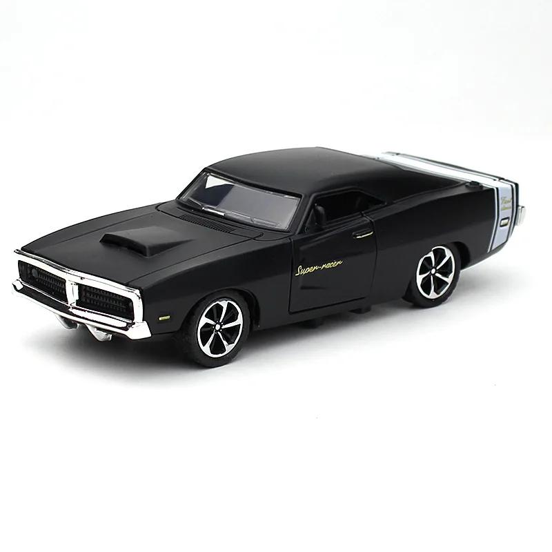 

1/36 Dodge Classic Car Alloy Model Car Model Jewelry Metal Return Toy Gift Decorations чёрный