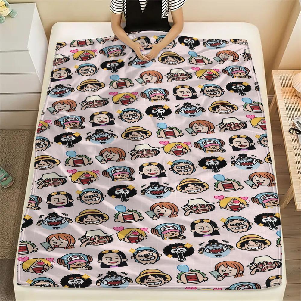 שמיכת פלנל מודפסת One Piece 1 יחידה מתאימה לכל העונות לקישוט הבית חום ונוחות מתנות מתנה לחג