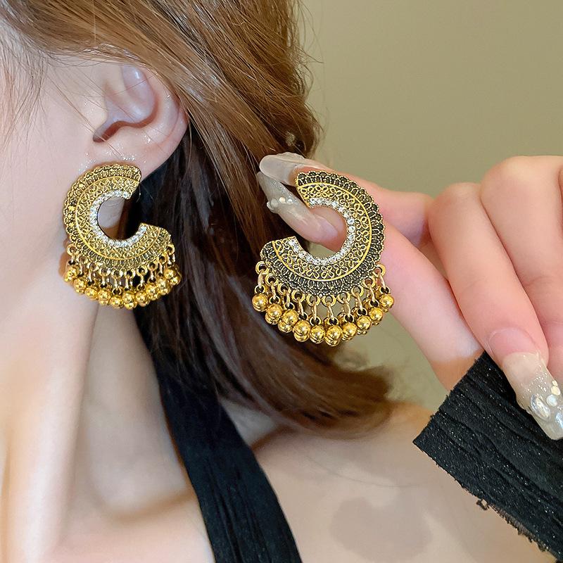 Silver Needle Retro Rhinestone Water Drop Tassel Earrings – Ethnic, New Chinese Style, Unique, Creative Heavy Industry Design