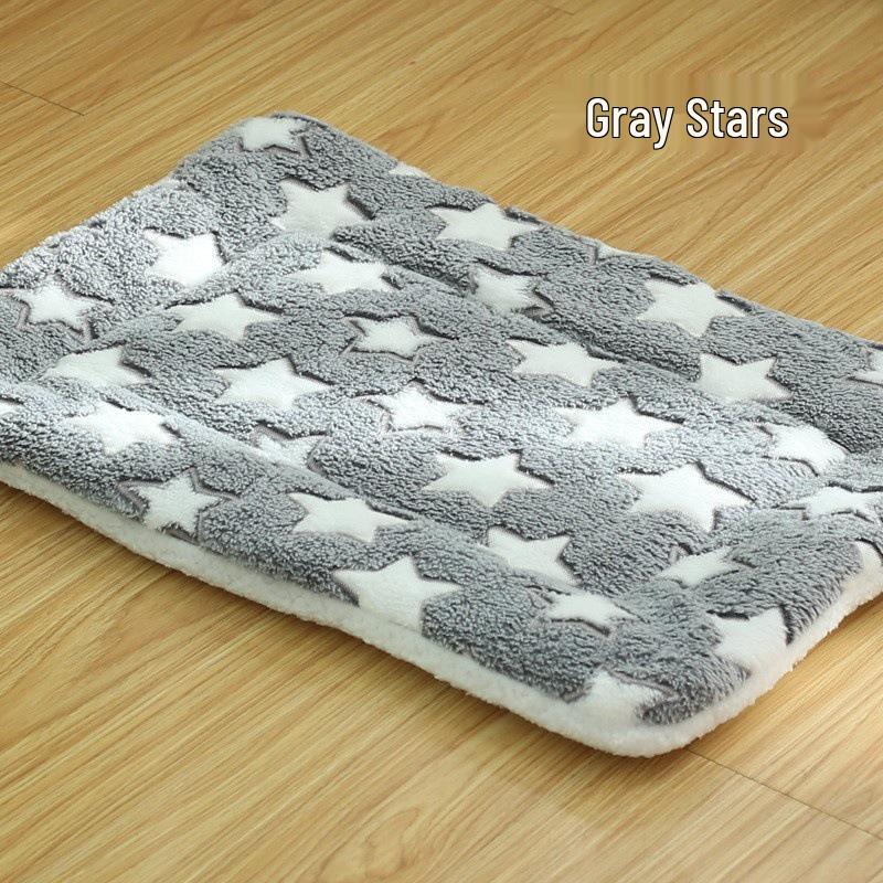Cozy Four-Season Pet Cushion: Universal Warm Sleeping Mat for Cats and Dogs