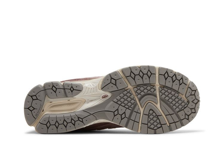 Men's Sneakers New Balance 2002R 'Suede Pack - Dusty Fig'