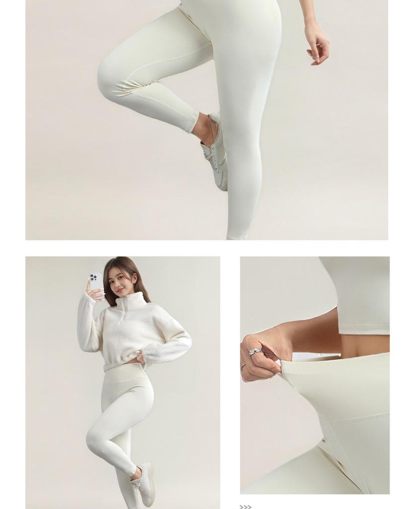 Women's Slim-Fit Breathable Yoga Suit: Quick-Dry Three-Piece Set with Bra for Outdoor Fitness.