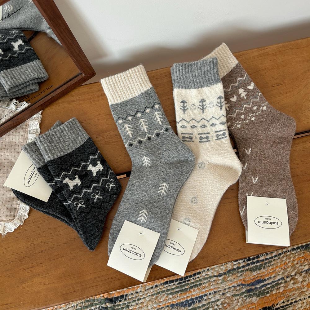 Fair Island wool tree socks women's retro medium tube Japanese autumn and winter cartoon animal stacking socks