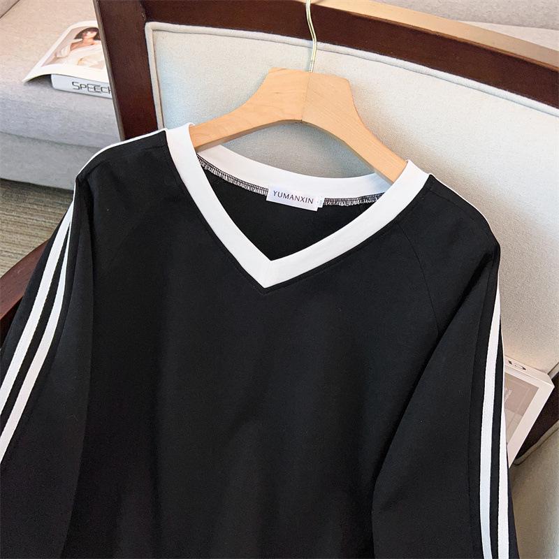 Plus Size Women's V-Neck Sweatshirt: Loose Fit, Slimming, Bust 150-160 Cm, Fits 200-350 Jin