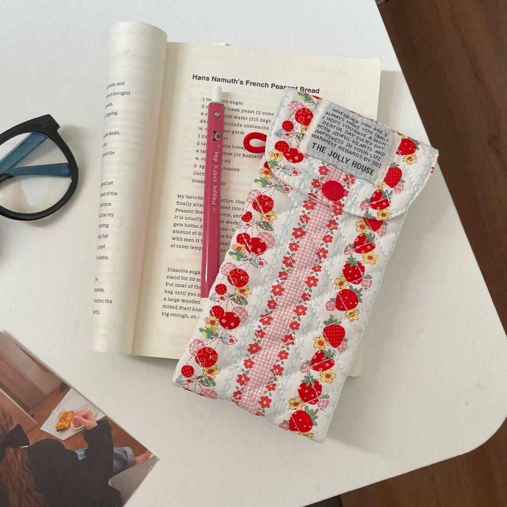 2025 Strawberry Glasses Storage Bag Dustproof Anti Pressure Sunglasses Case with Button Glasses Protective Cover